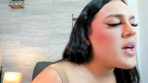 meegan_lopezz online show from March 4, 9:20 pm