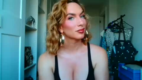 Megan Cox online show from July 10, 6:01 pm