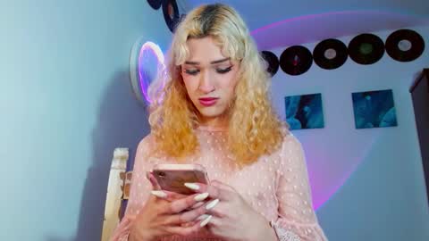 meghan_devil_ online show from February 15, 7:51 am