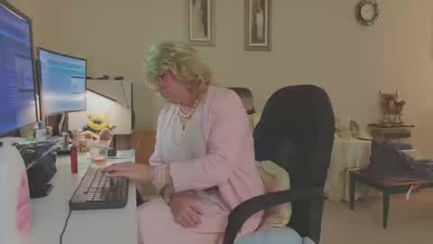 Melody online show from October 15, 3:12 pm