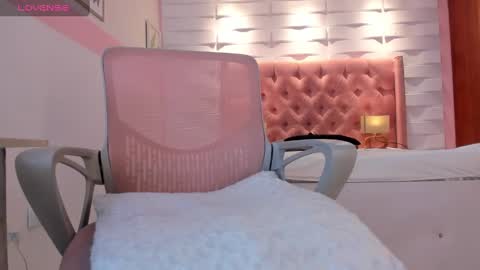 Snapshot of mhellissaw chatting on January 16, 7:49 am melissa online show from January 16, 7:49 am