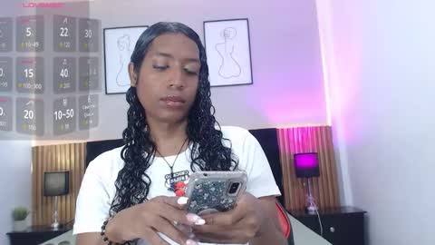 Mia online show from February 16, 1:09 pm