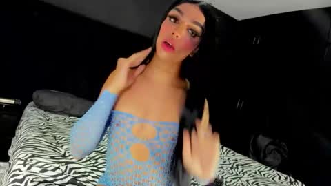 Mia3 online show from December 3, 1:10 am