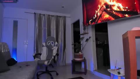 Mia online show from October 10, 4:35 am