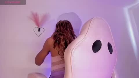 mia_royal online show from March 24, 6:35 pm