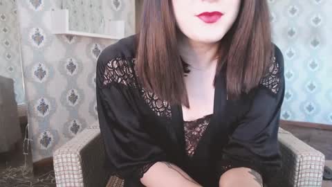 mia_wallase online show from April 10, 6:08 am