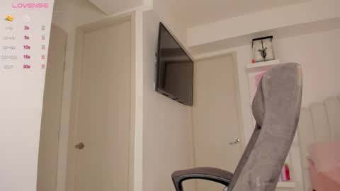     online show from December 20, 10:27 pm