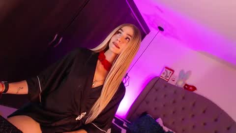 Mia Romanove online show from March 28, 6:48 am