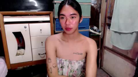 Mia online show from February 2, 5:12 pm