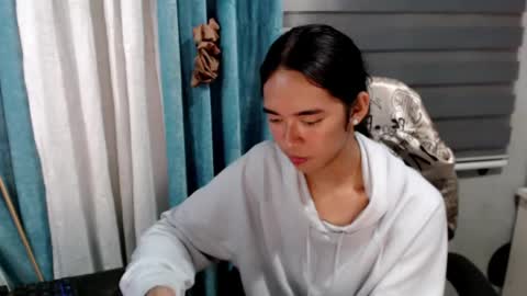 Mia online show from April 7, 6:53 pm