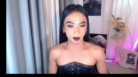 michaelagoddess online show from April 5, 12:30 am