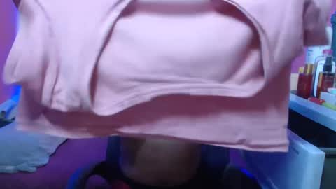 Snapshot of mikaella0528 chatting on March 9, 9:13 am mikaella0528 online show from March 9, 9:13 am