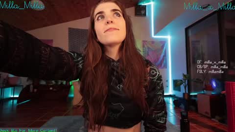 milla_milla online show from February 6, 4:42 am