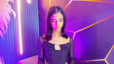miss_isa19 online show from May 11, 2:45 pm