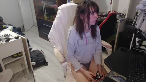 missthon online show from March 30, 11:44 am