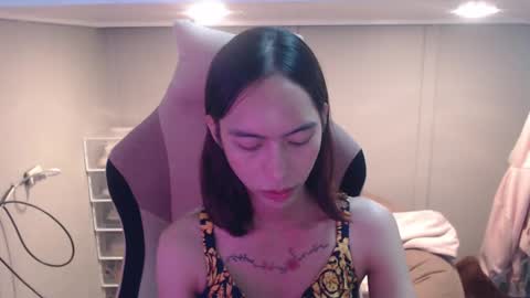 ELYSE A SIMPLE GIRL online show from January 10, 12:15 pm