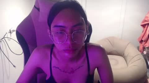 ELYSE A SIMPLE GIRL online show from January 21, 6:00 pm