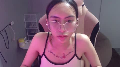 ELYSE A SIMPLE GIRL online show from February 20, 1:08 pm