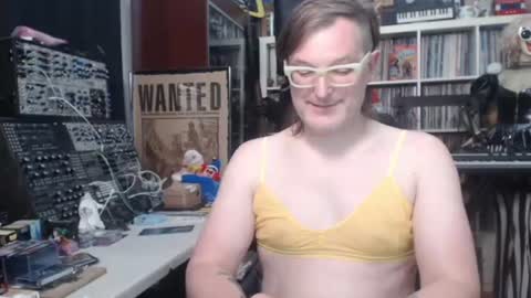Muziknerd online show from June 10, 10:31 pm