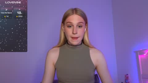 Snapshot of my_tenderness chatting on December 8, 4:39 pm Dana online show from December 8, 4:39 pm