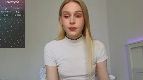 Snapshot of my_tenderness chatting on February 3, 9:52 am Dana online show from February 3, 9:52 am