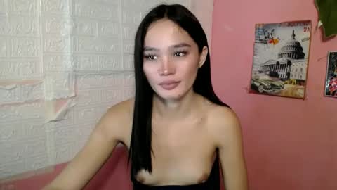 nadiestar online show from February 5, 11:28 pm