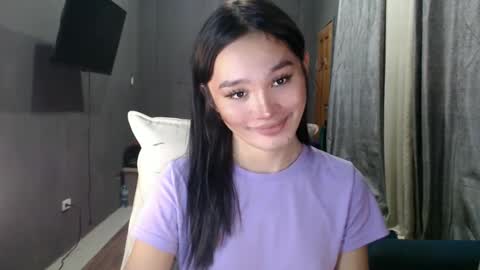 nadiestar online show from February 24, 10:59 am