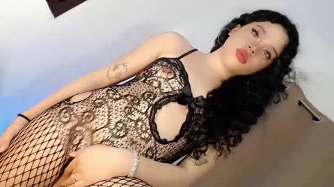 naked_weapon1 online show from December 5, 4:28 pm