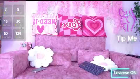 naomi_femme online show from May 15, 11:18 am