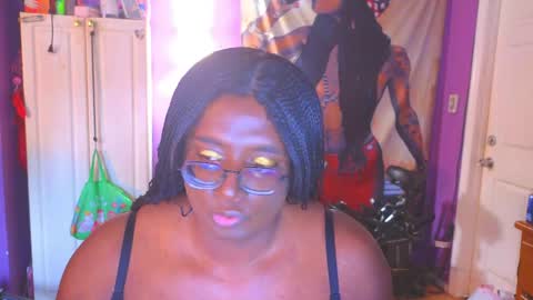 Naomi online show from May 28, 7:01 pm