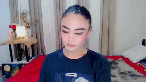 hottie nicole online show from October 7, 5:30 am