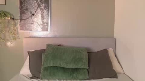 NICKI FOX  online show from November 11, 11:50 pm