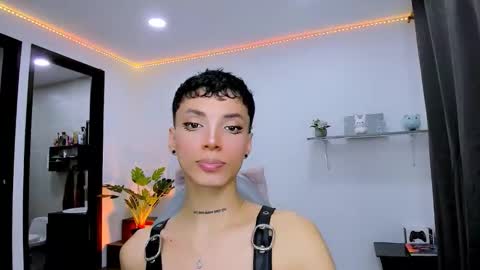 Snapshot of nilam217 chatting on September 16, 11:42 pm Nilam online show from September 16, 11:42 pm