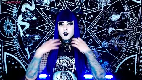 caroline online show from October 24, 1:54 am