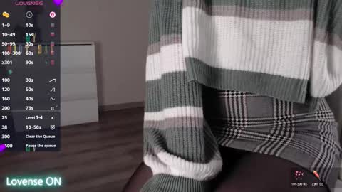 noelleneptune online show from March 13, 4:34 pm