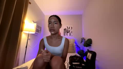 Olivia online show from April 6, 5:24 pm