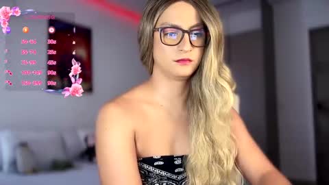 Snapshot of pame_leon chatting on February 6, 3:31 pm . online show from February 6, 3:31 pm