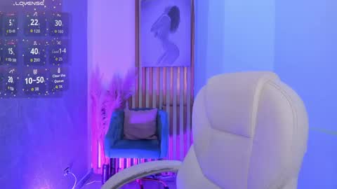 Paulina Belle online show from May 29, 5:55 pm