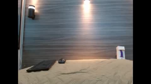 Penelopee Rouse online show from November 24, 8:55 pm