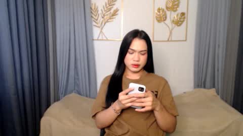 laura online show from March 2, 5:30 am