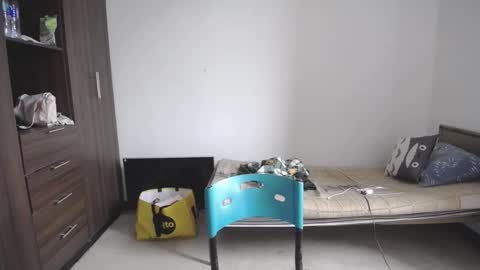 izzy online show from April 8, 7:15 pm