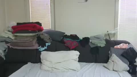 Poison Ivy  online show from April 3, 6:55 am