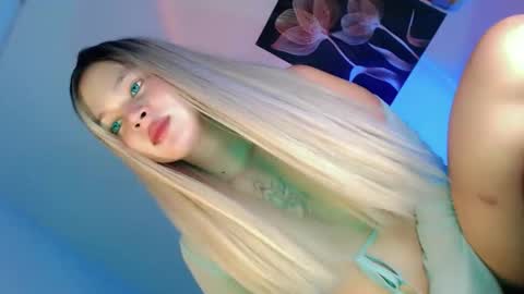 Flor online show from October 20, 9:51 pm