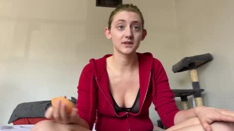 Oli online show from April 19, 6:10 pm