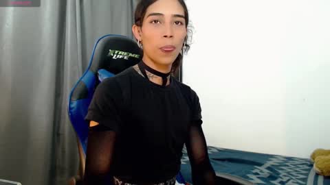 Cris online show from February 11, 5:43 pm