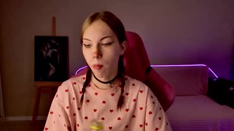 Dasha online show from October 23, 7:18 pm