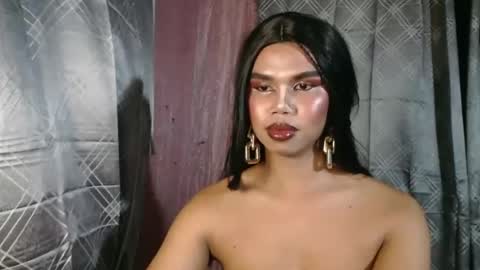queenpinayebony_xx online show from May 14, 2:04 pm