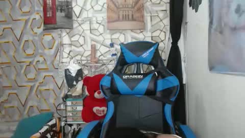 queensteffi online show from May 7, 8:21 am