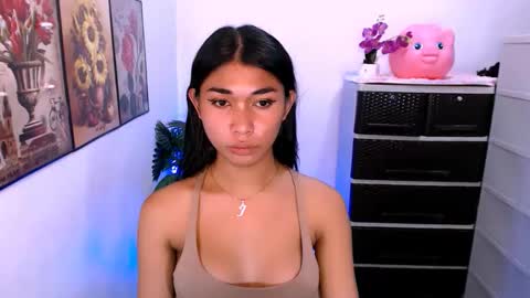 YOUR LATINA GODDESS online show from March 7, 7:31 pm