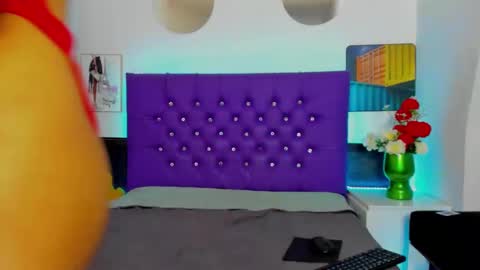 Regantaylor online show from November 4, 12:59 pm